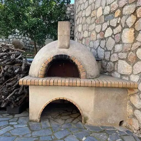 Traditional Apartment Velies