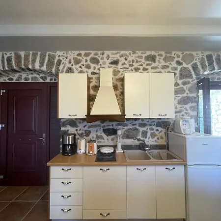 Traditional Apartment Velies