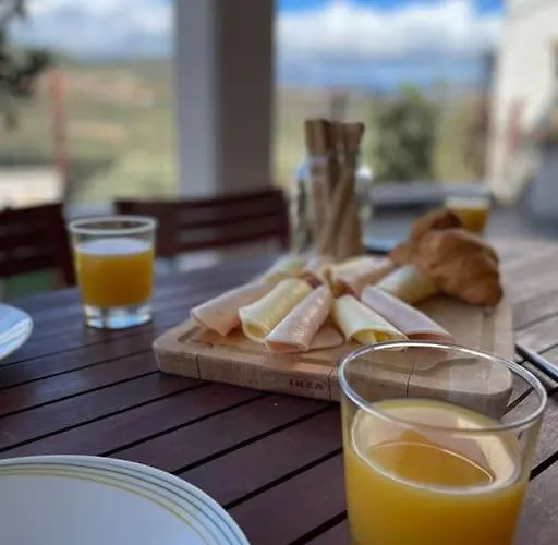 Traditional Apartment Velies