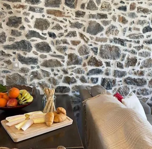 Traditional Apartment Velies