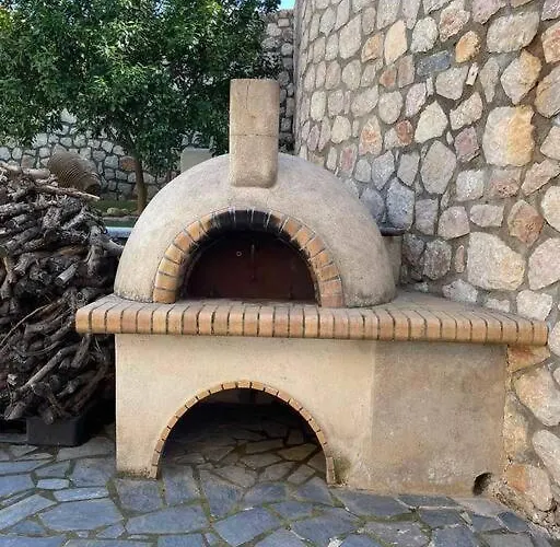 Traditional Apartment Velies