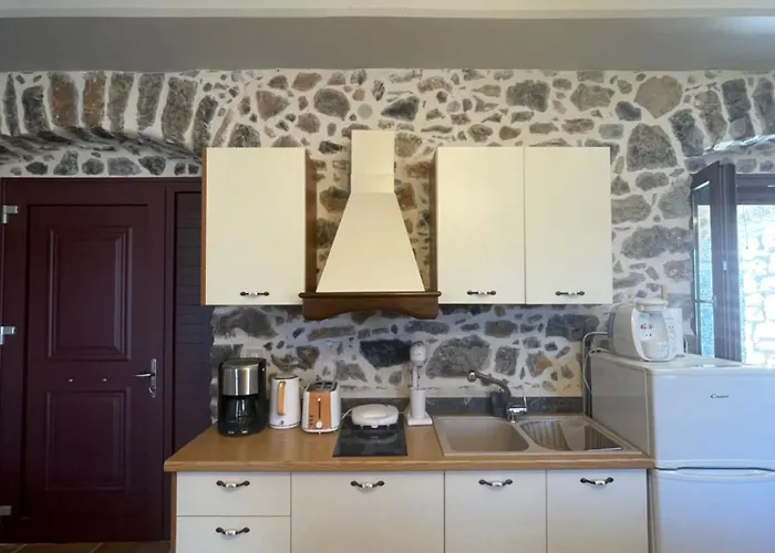 Traditional Apartment Velies