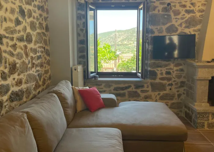 Apartment Traditional Velies